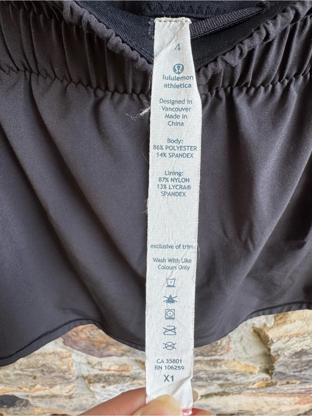 lululemon Black Skort Built-In Shorts Ruched Waist Size 4 LW83355